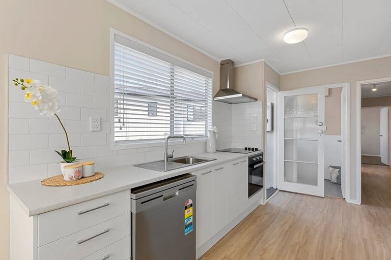 Photo of property in 39 Court Town Close, Mangere, Auckland, 2022