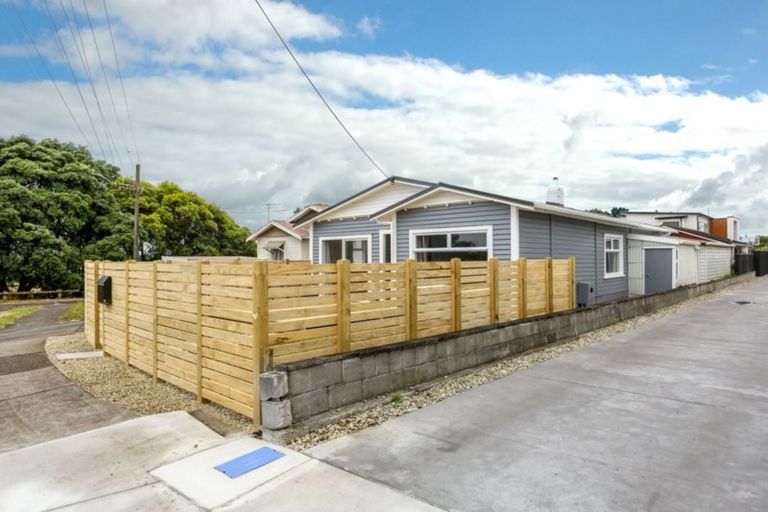 Photo of property in 7 Lyn Street, Lynmouth, New Plymouth, 4310