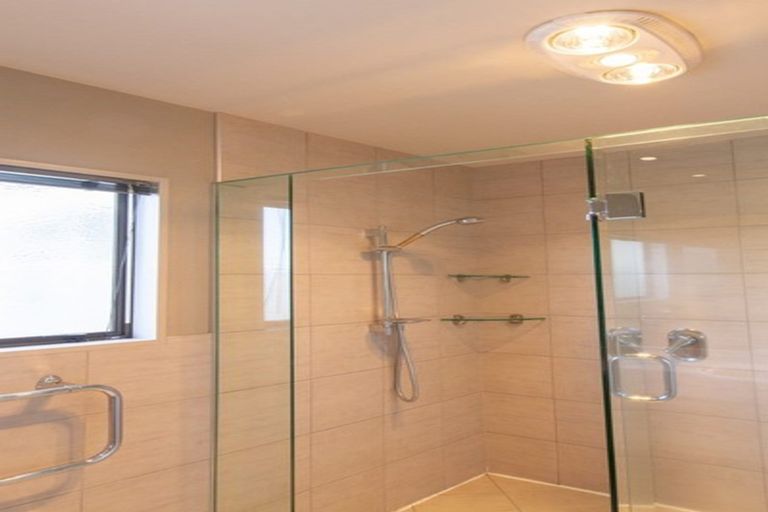 Photo of property in 230c Devonport Road, Tauranga, 3110