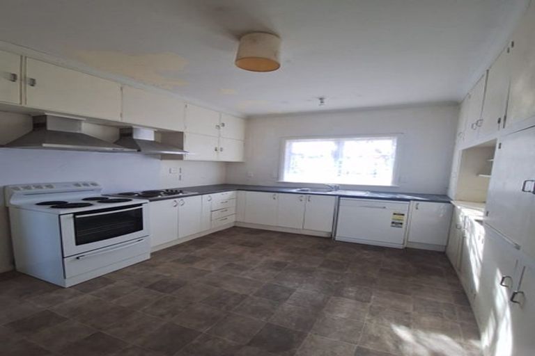 Photo of property in 88 Stokes Valley Road, Stokes Valley, Lower Hutt, 5019