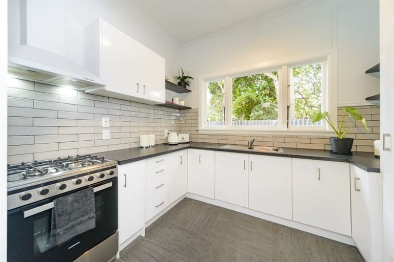 Photo of property in 30 Lyndhurst Street, Takaro, Palmerston North, 4412