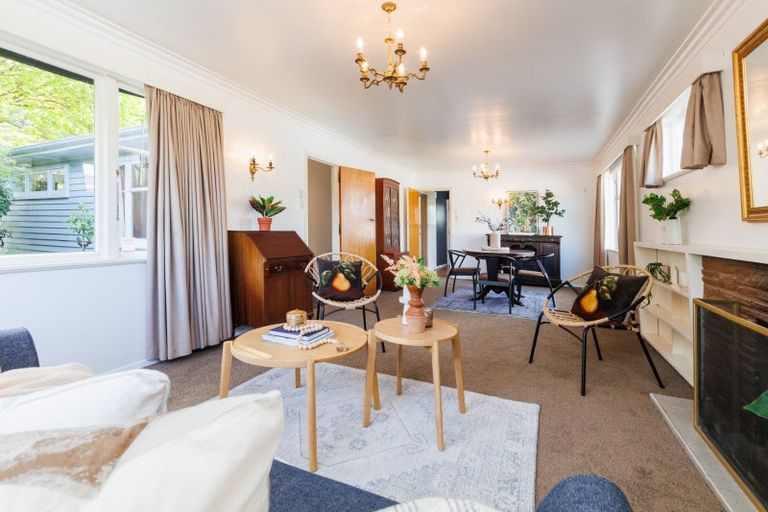 Photo of property in 7 Surrey Crescent, Hokowhitu, Palmerston North, 4410