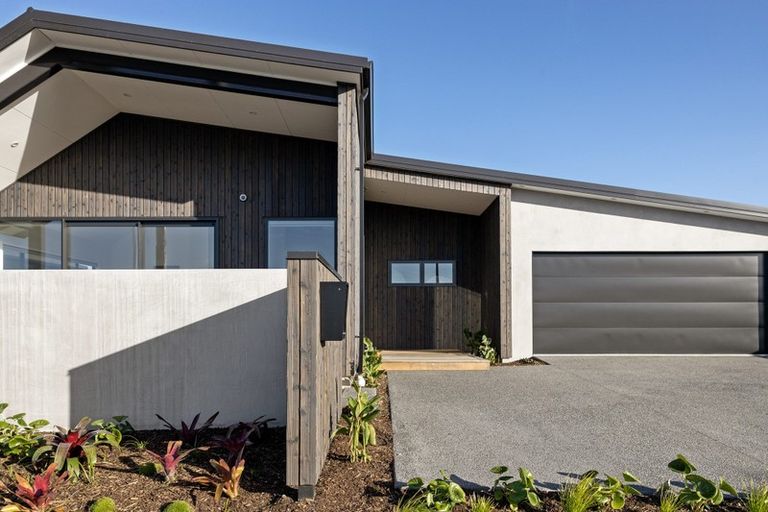 Photo of property in 18 Montiicola Drive, Papamoa Beach, Papamoa, 3118