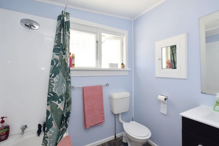 Photo of property in 69 Centre Street, Strathern, Invercargill, 9812