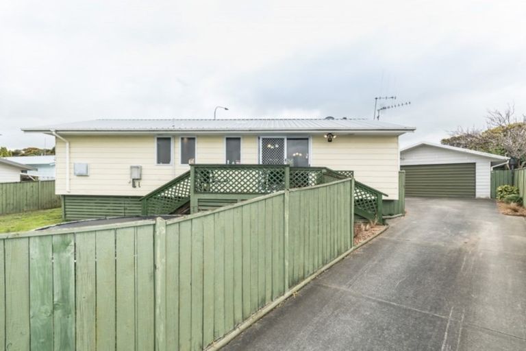 Photo of property in 23 Dahlstrom Grove, Kelvin Grove, Palmerston North, 4414