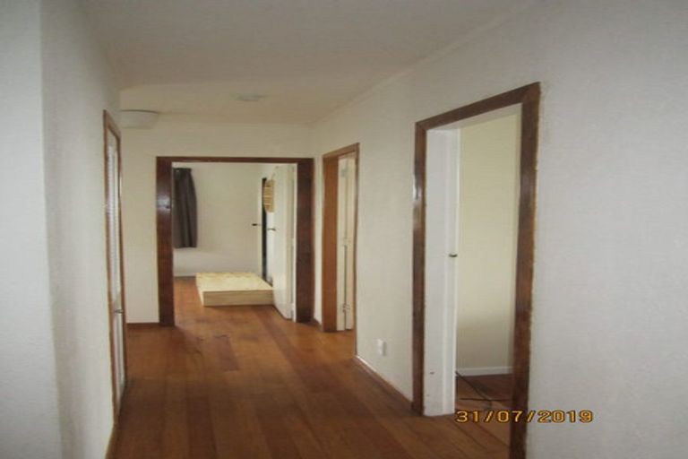 Photo of property in 17 Beauzami Crescent, Ascot Park, Porirua, 5024