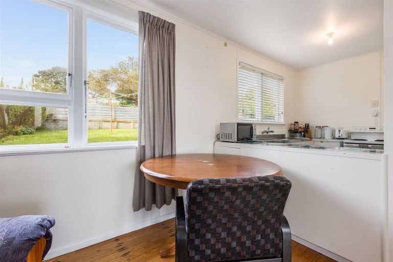 Photo of property in 1b Durham Street, Cannons Creek, Porirua, 5024