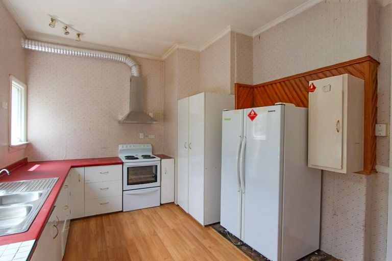 Photo of property in 32 Adderley Terrace, Ravensbourne, Dunedin, 9022