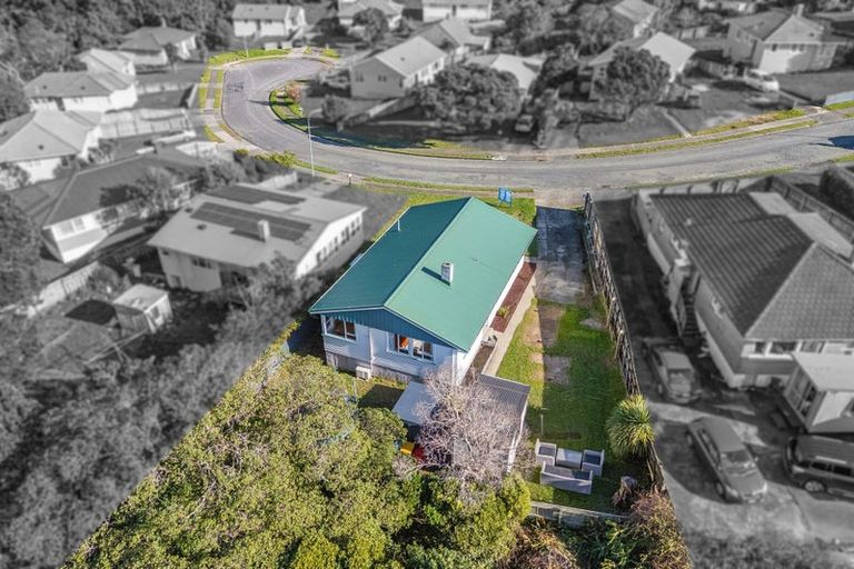 Photo of property in 15 Passive Grove, Ascot Park, Porirua, 5024