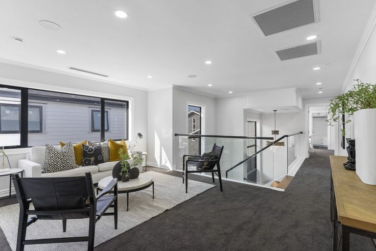 Photo of property in 10b Stratford Avenue, Milford, Auckland, 0620