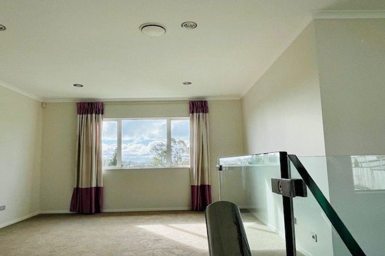 Photo of property in 66a Hutchinsons Road, Bucklands Beach, Auckland, 2014