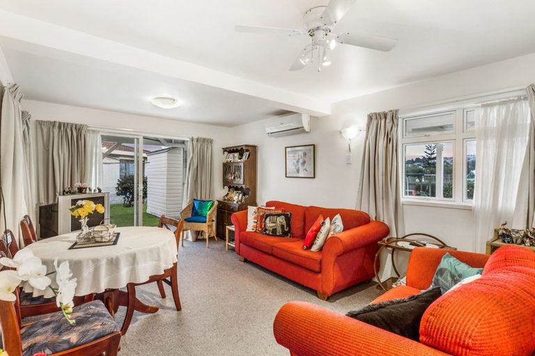 Photo of property in 220 Centreway Road, Orewa, 0931