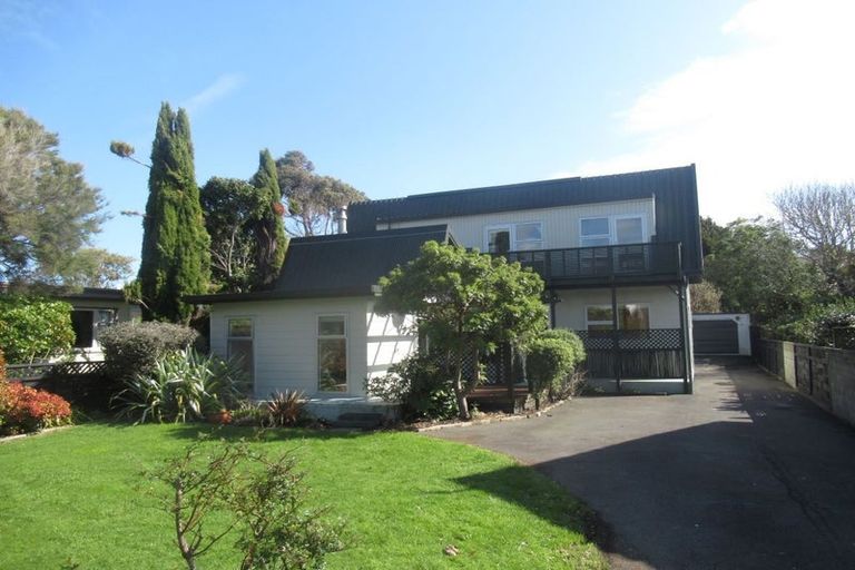Photo of property in 13 Moa Road, Raumati Beach, Paraparaumu, 5032