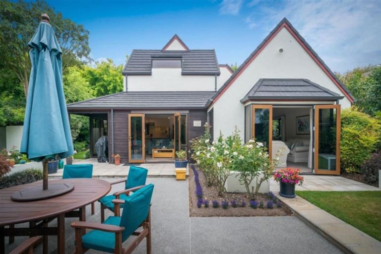 Photo of property in 12 Tripp Place, Ilam, Christchurch, 8041