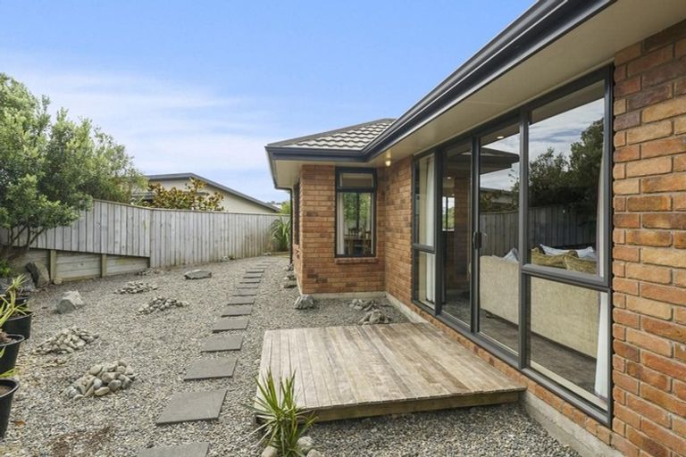 Photo of property in 22 Aotea Drive, Aotea, Porirua, 5024