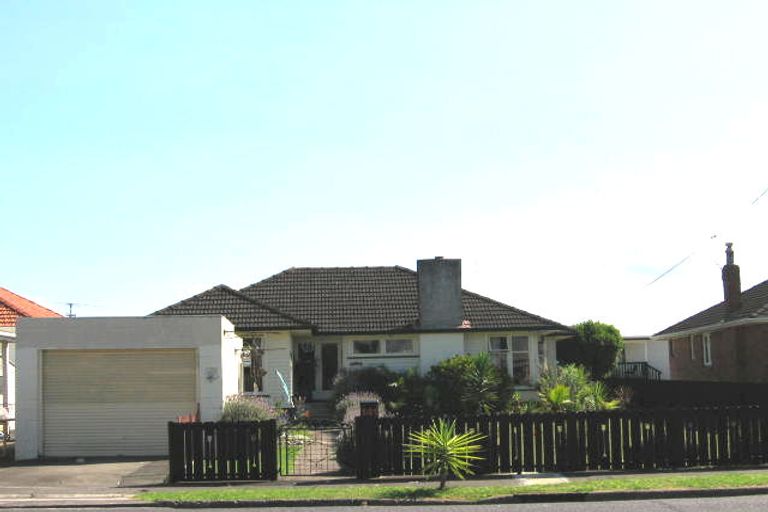 Photo of property in 141 Astley Avenue, New Lynn, Auckland, 0600