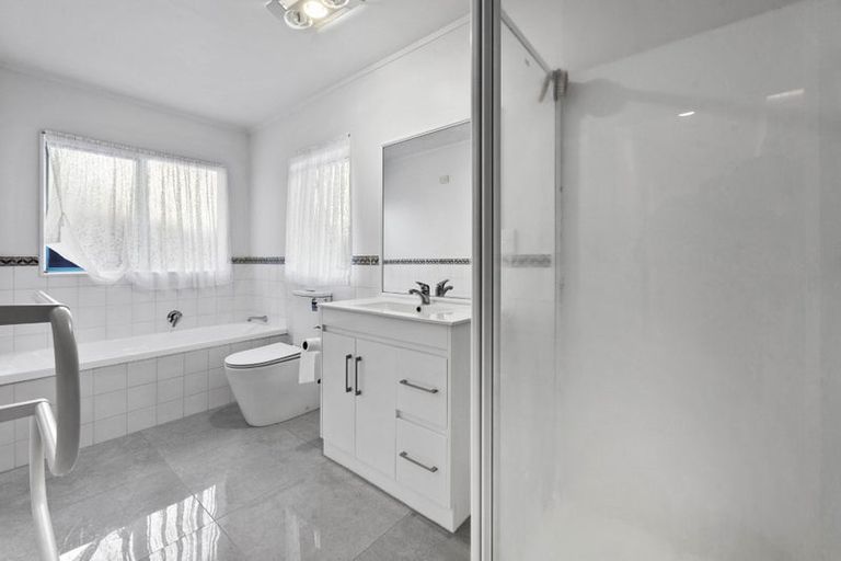 Photo of property in 60 Millen Avenue, Pakuranga, Auckland, 2010