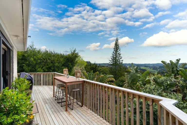 Photo of property in 1069 Scenic Drive North, Swanson, Auckland, 0816