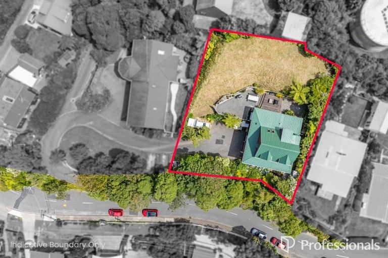 Photo of property in 11 Maungaraki Road, Korokoro, Lower Hutt, 5012