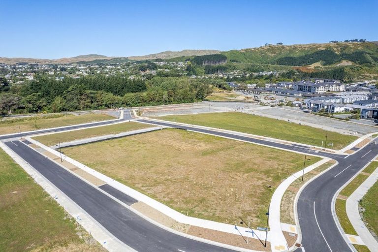 Photo of property in 9 Upper Main Drive, Kenepuru, 5022