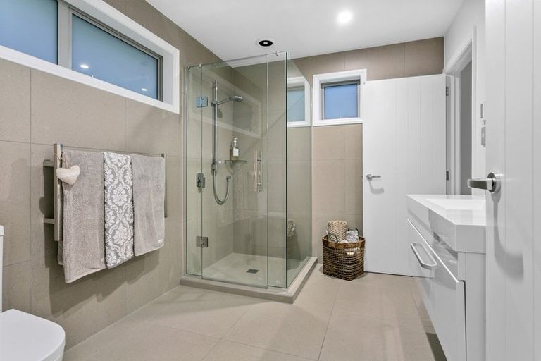 Photo of property in 17 Waiarohia Place, Hobsonville, Auckland, 0616