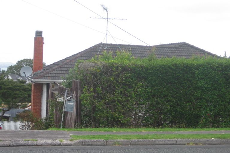 Photo of property in 106 Ocean View Road, Northcote, Auckland, 0627