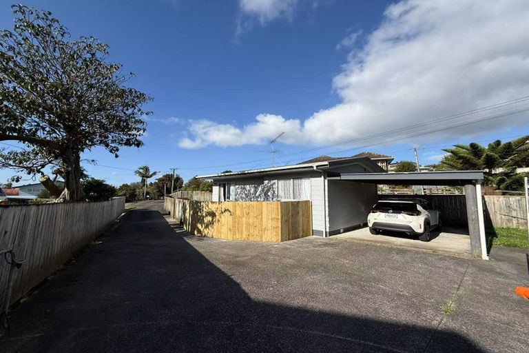 Photo of property in 39 Tomo Street, New Lynn, Auckland, 0600