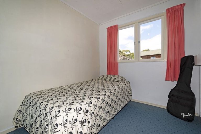 Photo of property in 20 Sherrybrooke Place, Sunnyvale, Auckland, 0612
