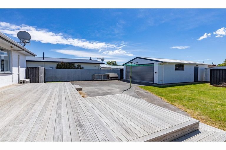 Photo of property in 6 Bush Street, Rangiora, 7400