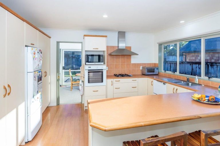 Photo of property in 15 Roderick Place, Rototuna, Hamilton, 3210