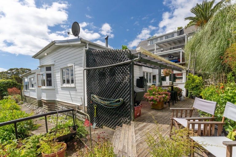 Photo of property in 14 Broadway, Picton, 7220