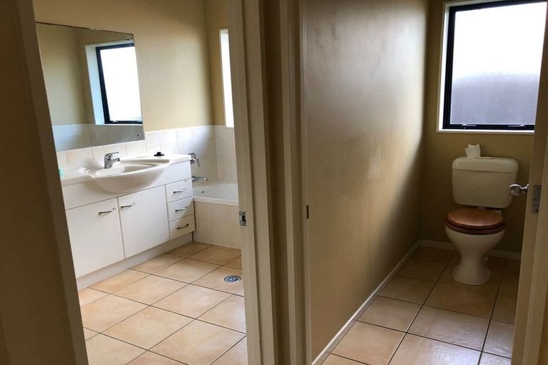 Photo of property in 6 Shankill Place, East Tamaki, Auckland, 2013