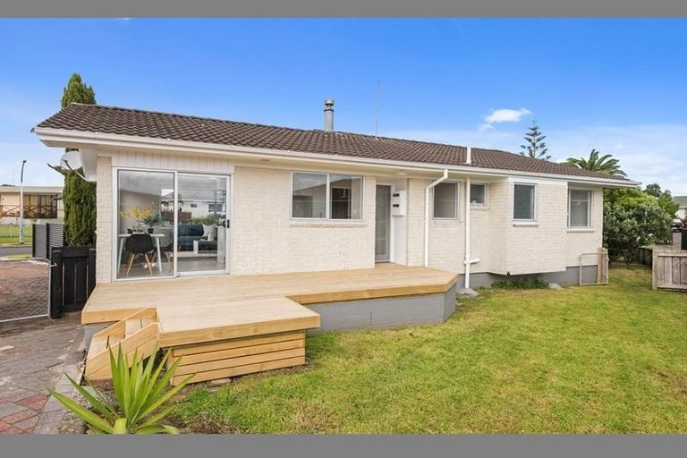 Photo of property in 11 Navigator Place, Papatoetoe, Auckland, 2025