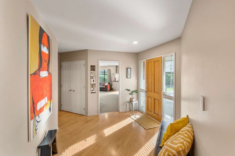 Photo of property in 17 Empress Place, Halswell, Christchurch, 8025