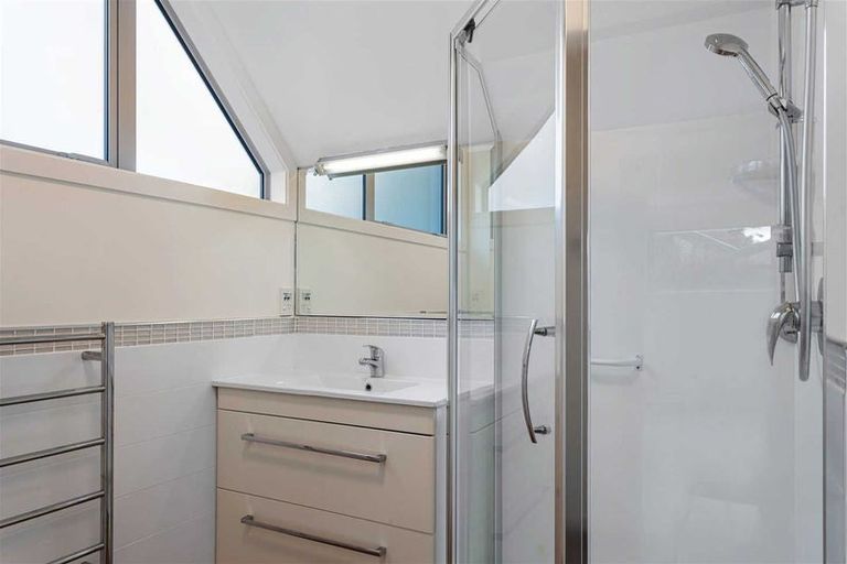 Photo of property in 4 Bridgemere Lane, Cracroft, Christchurch, 8022