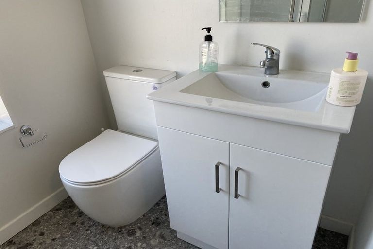 Photo of property in 6 Croft Grove, Moera, Lower Hutt, 5010