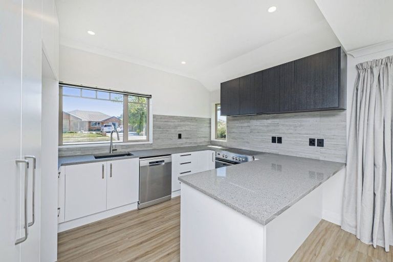 Photo of property in 23 Date Crescent, Aidanfield, Christchurch, 8025