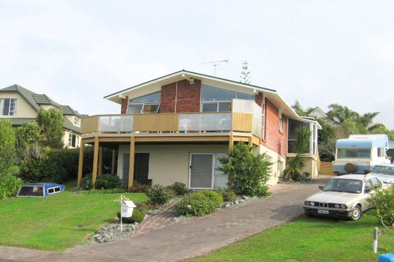 Photo of property in 39 Fairway Avenue, Red Beach, 0932