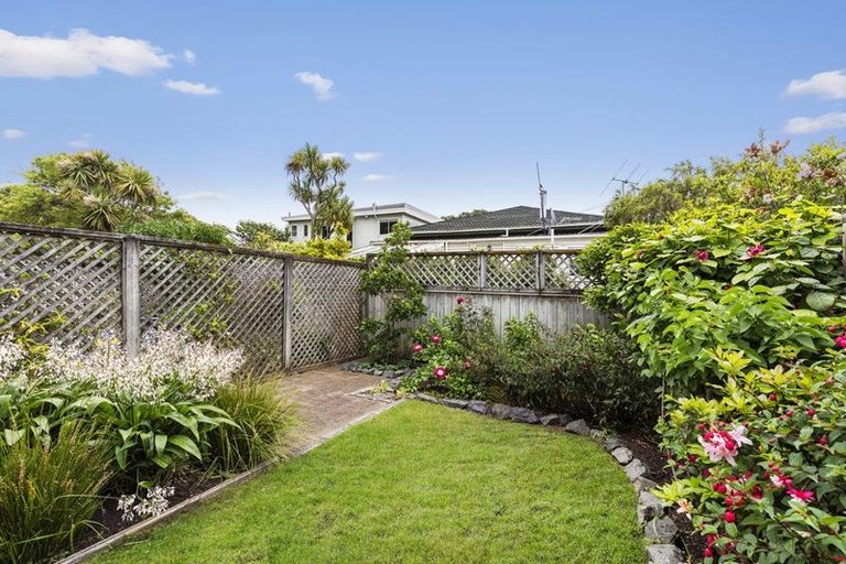 Photo of property in 8/238 Muritai Road, Eastbourne, Lower Hutt, 5013