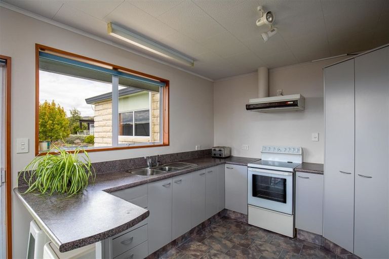 Photo of property in 22 Kamaka Crescent, Bridge Hill, Alexandra, 9320