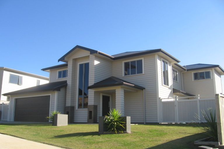 Photo of property in 26 Endeavour Drive, Whitby, Porirua, 5024