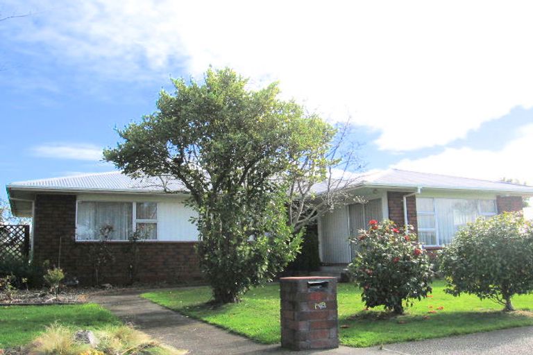 Photo of property in 16 Kennedy Avenue, Feilding, 4702