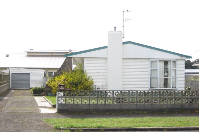 Photo of property in 31 Trafalgar Street, Westown, New Plymouth, 4310