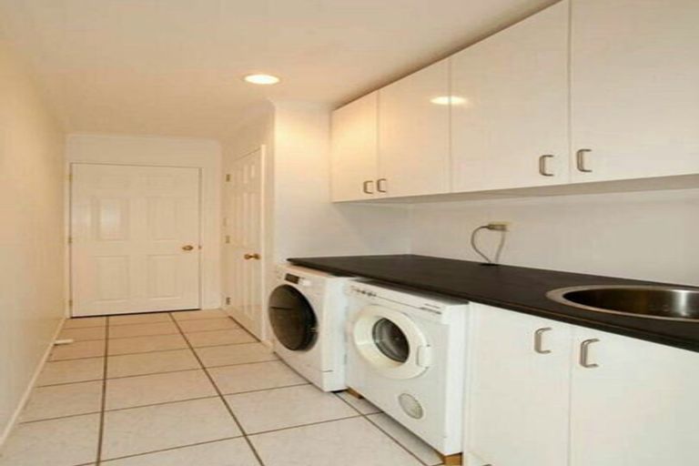 Photo of property in 19 Crimson Park, Oteha, Auckland, 0632