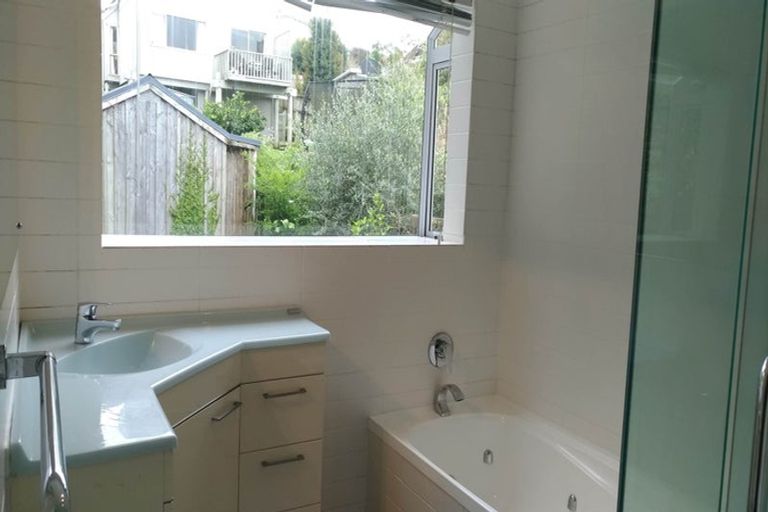 Photo of property in 19 Orion Place, Hillcrest, Auckland, 0627