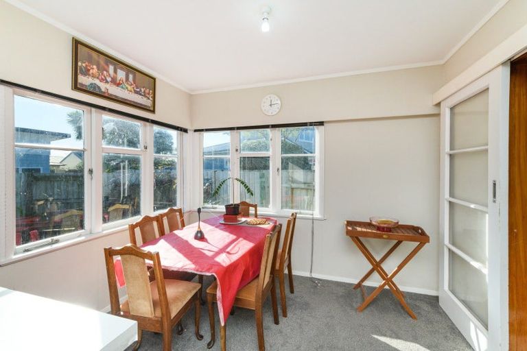 Photo of property in 25 Newhaven Place, Roslyn, Palmerston North, 4414