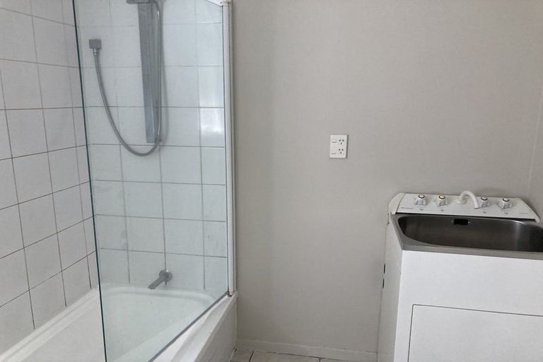 Photo of property in 21 Mona Vale, West Harbour, Auckland, 0618