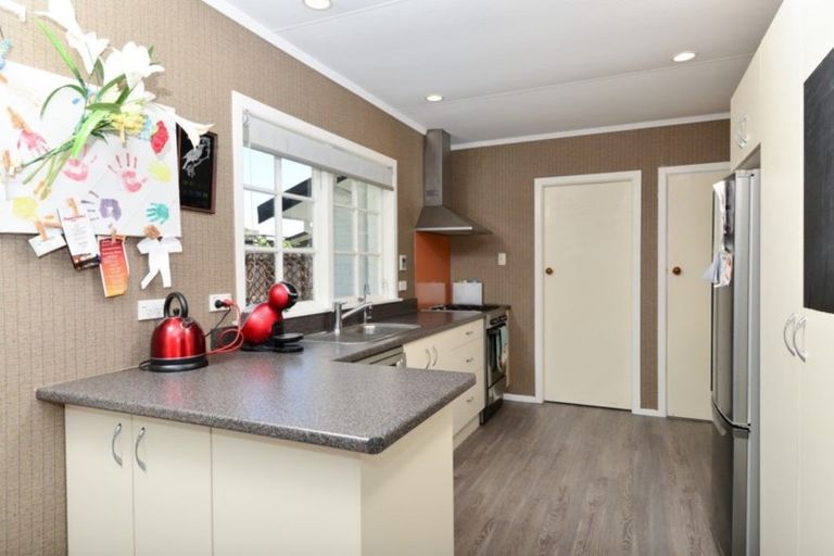 Photo of property in 1 Kohekohe Place, Pukete, Hamilton, 3200