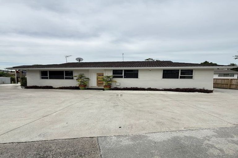 Photo of property in 64 Henwood Road, Mangere East, Auckland, 2024