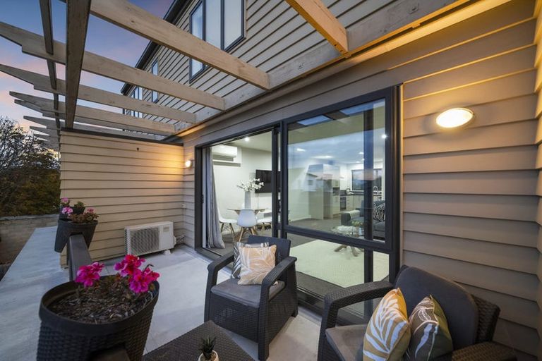 Photo of property in 2/82 Packe Street, Edgeware, Christchurch, 8013